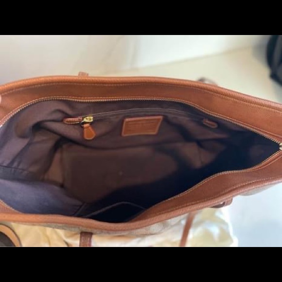 Coach handbags for any gathering! - Picture 5 of 6